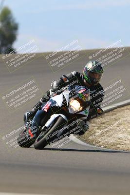 media/Sep-21-2025-TrackDaz (Sun) [[277c75b276]]/C Group/1240pm (Turn 2)/